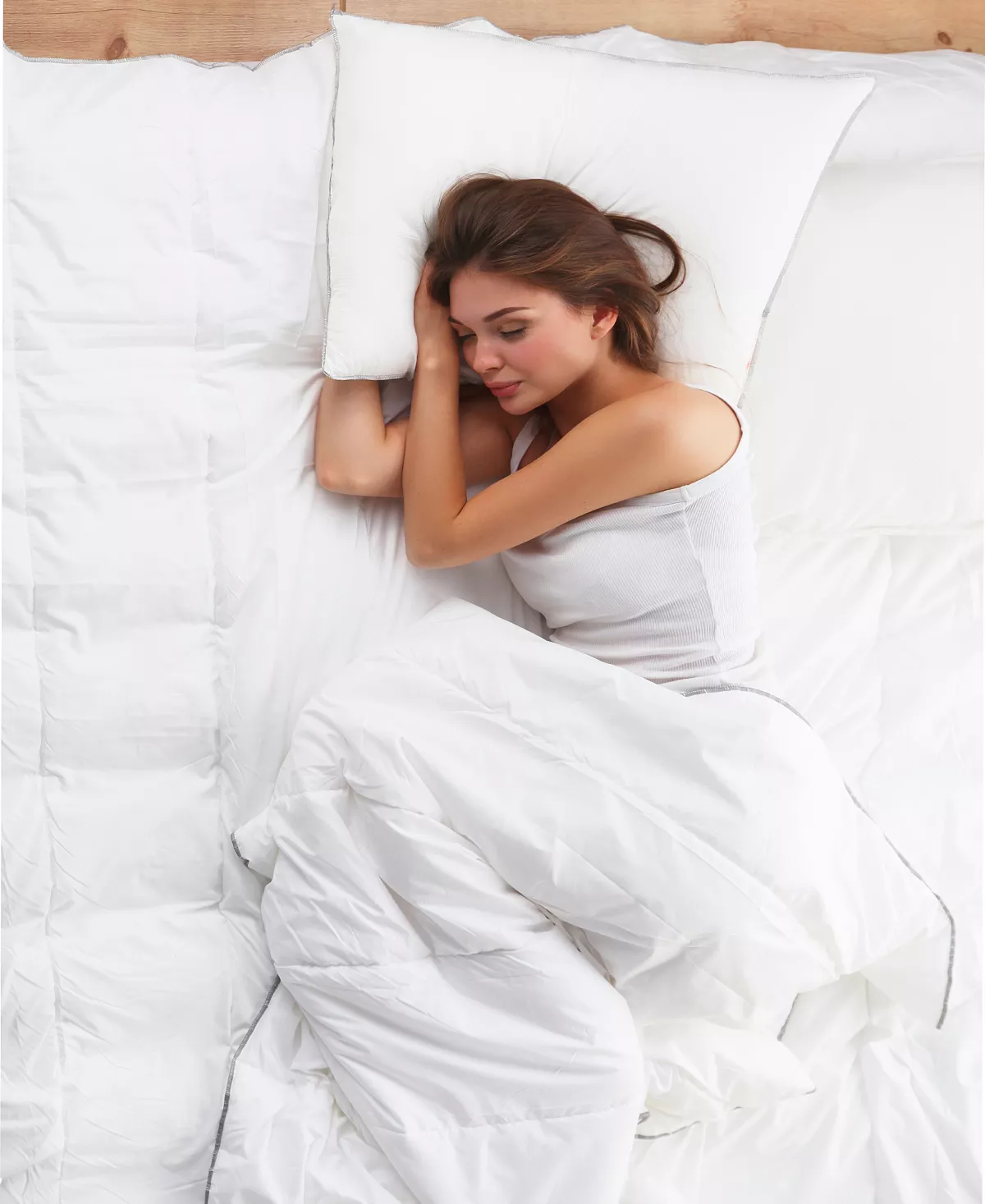 Enchante Home Luxury European Goose Feather & Down Queen Comforter - Image 2