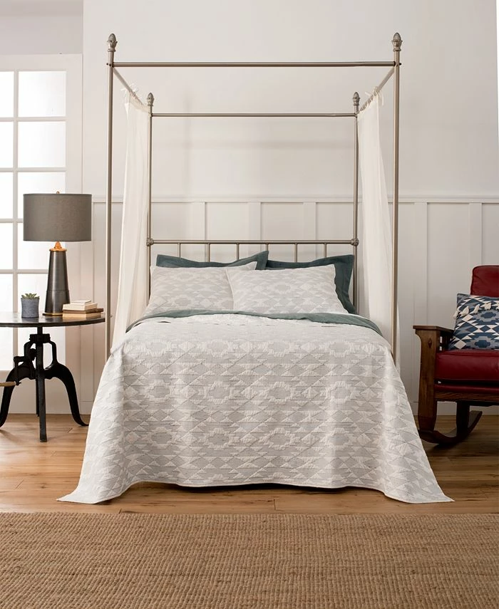 Pendleton Yuma Star Quilted 2 Piece Coverlet Set, Full/Queen